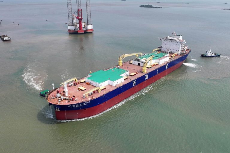 China ha convertido la cría de salmón en alta mar en una hazaña de ingeniería. Este barco de última generación lo demuestra 5 1200 800 103