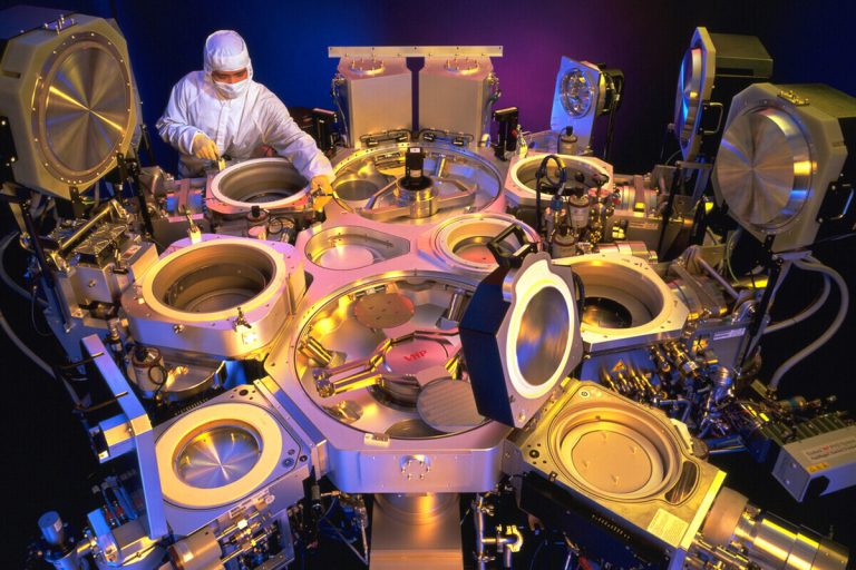 TSMC ha encontrado la forma de protegerse de la ira de EEUU: sacando las máquinas chinas de sus fábricas 1 1200 800 231